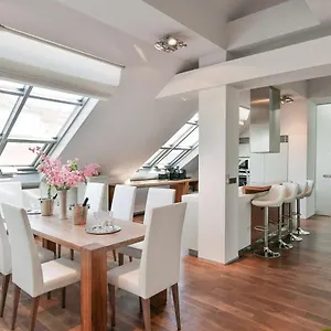 Luxury Penthouse With Sauna, Terrace, 250m2, 5bdrm, 3bthrm , Praga Repubblica Ceca